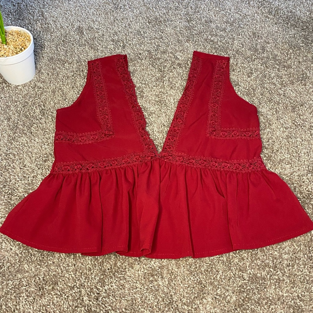 Lace trim frill hem top